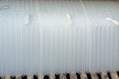 寒冬將至，潔康蜂窩斜管安裝工人再出發